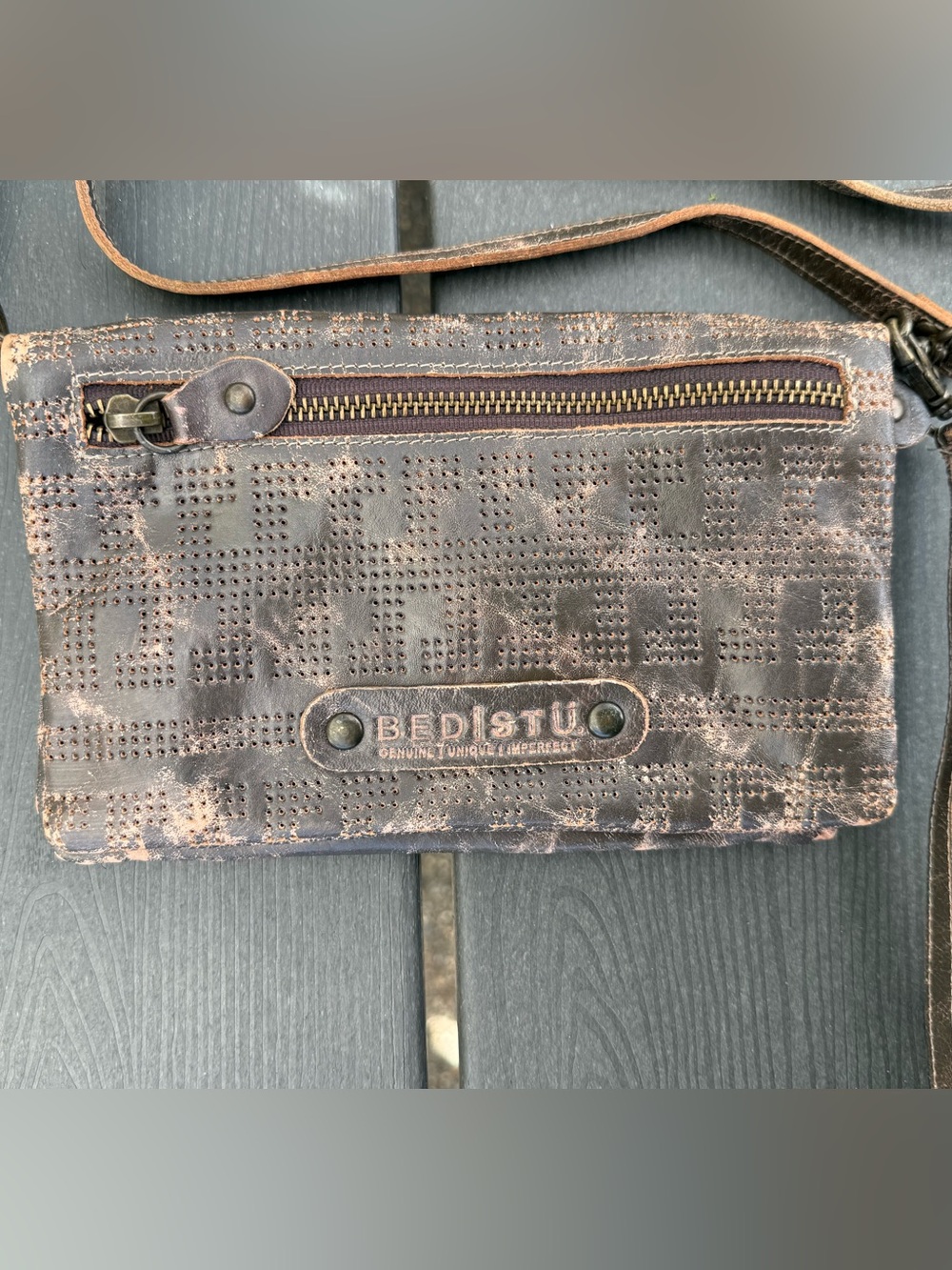 Bed Stu Distressed Gen Leather Bayshore Perforated Crossbody/Clutch RARE Grey - Picture 8 of 13